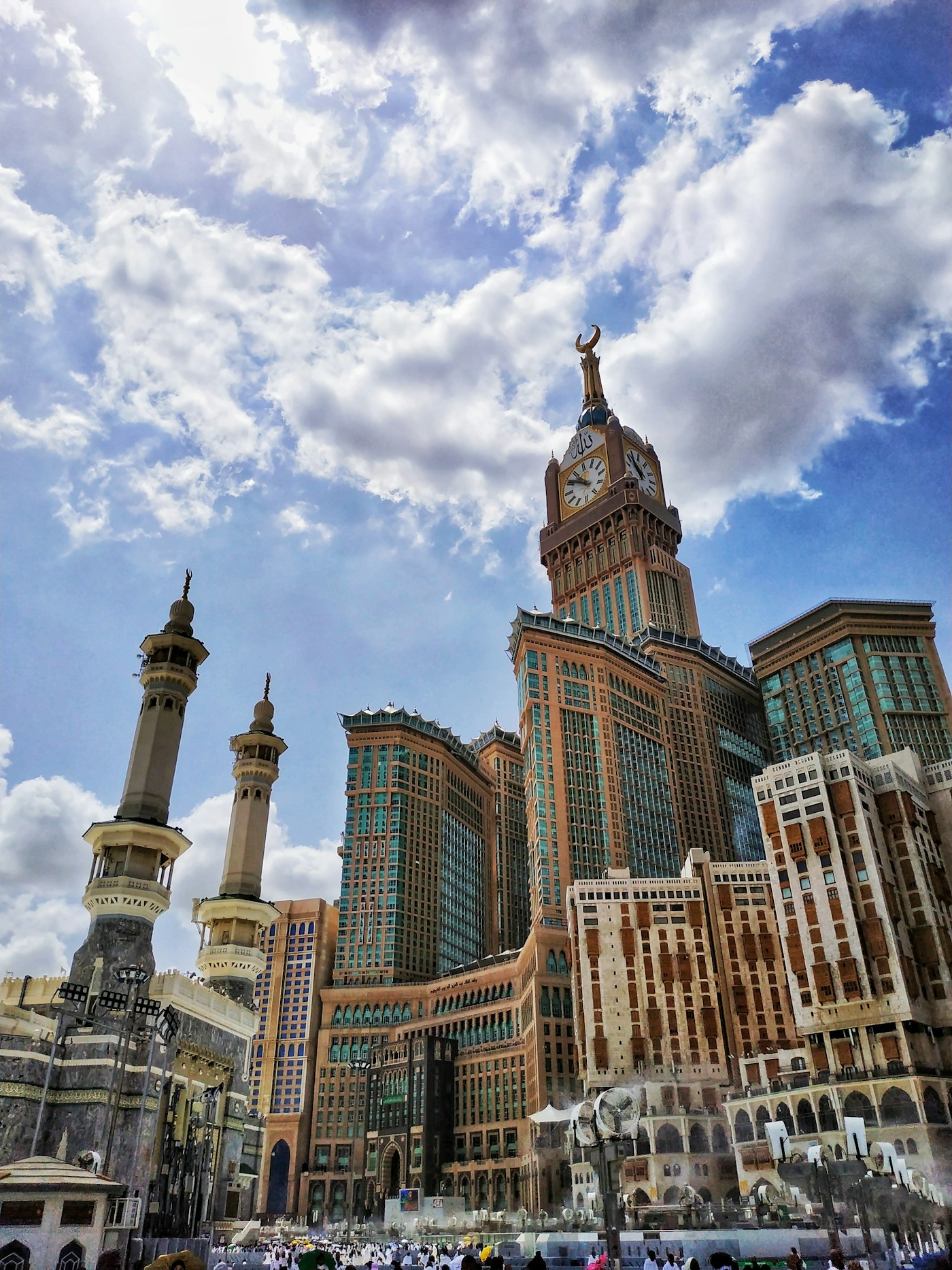 Ka'bah di malam hari